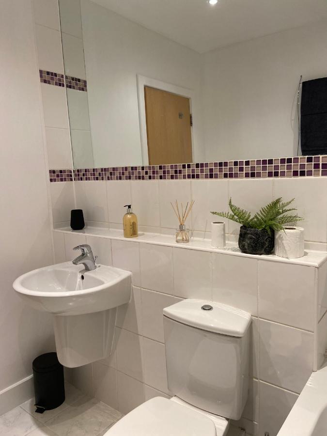 2 Bedroom, 2 Bathroom Apartment With Free Parking In A Great Location ケンブリッジ エクステリア 写真