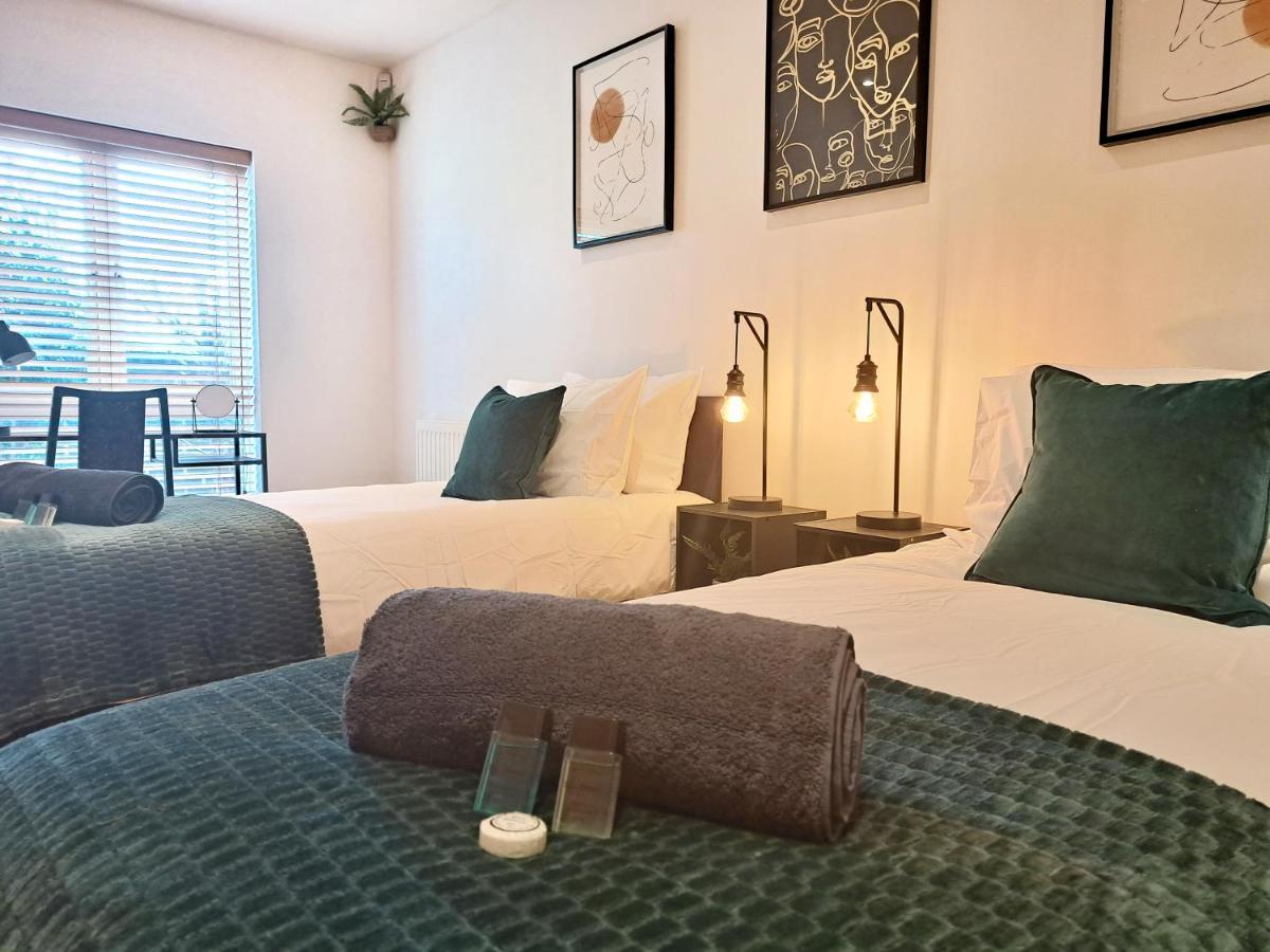 2 Bedroom, 2 Bathroom Apartment With Free Parking In A Great Location ケンブリッジ エクステリア 写真