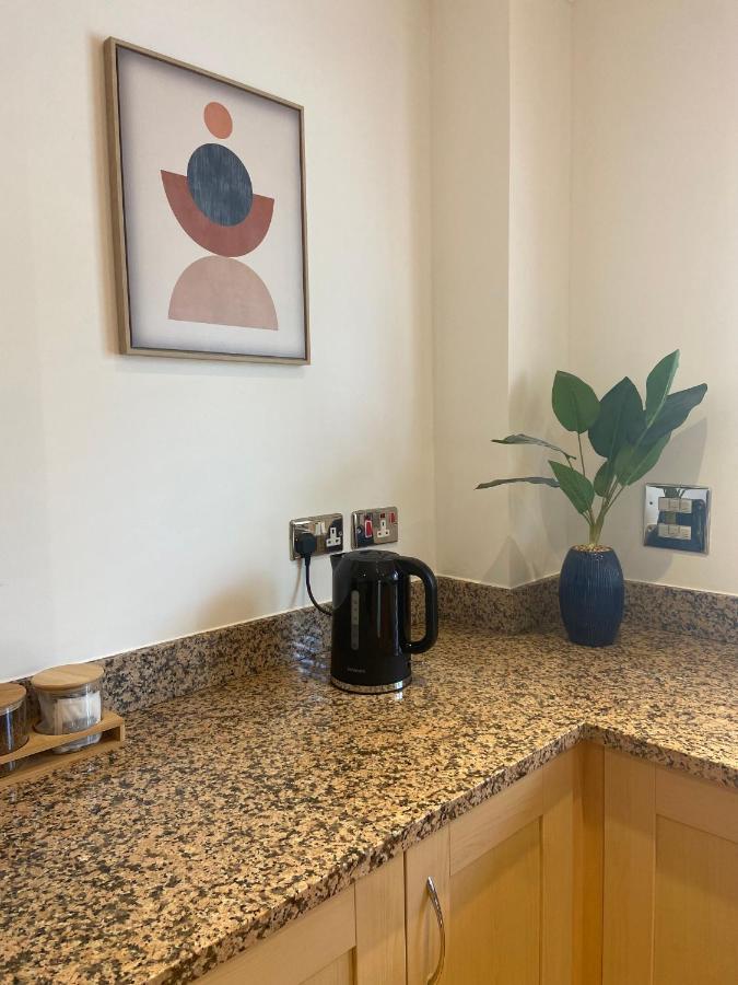 2 Bedroom, 2 Bathroom Apartment With Free Parking In A Great Location ケンブリッジ エクステリア 写真